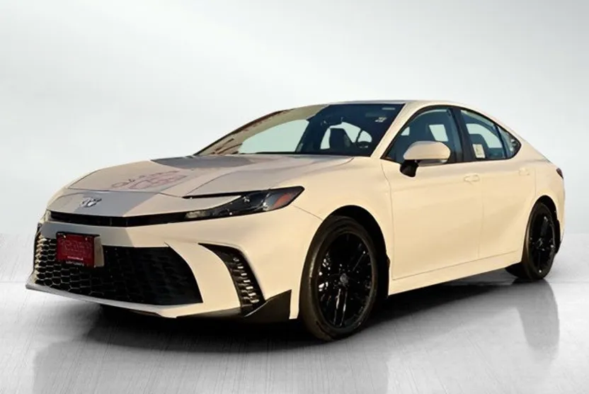 2026 Toyota Camry SE photo 1