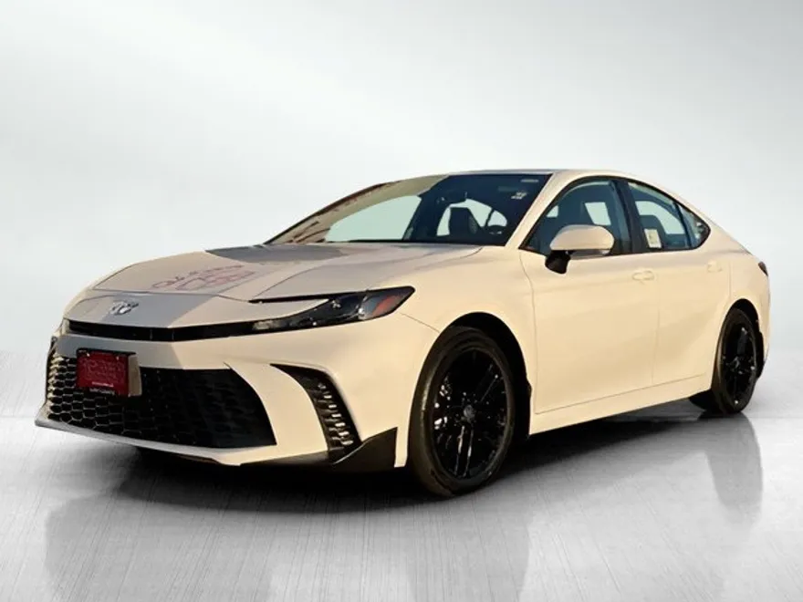 2026 Toyota Camry SE photo 1