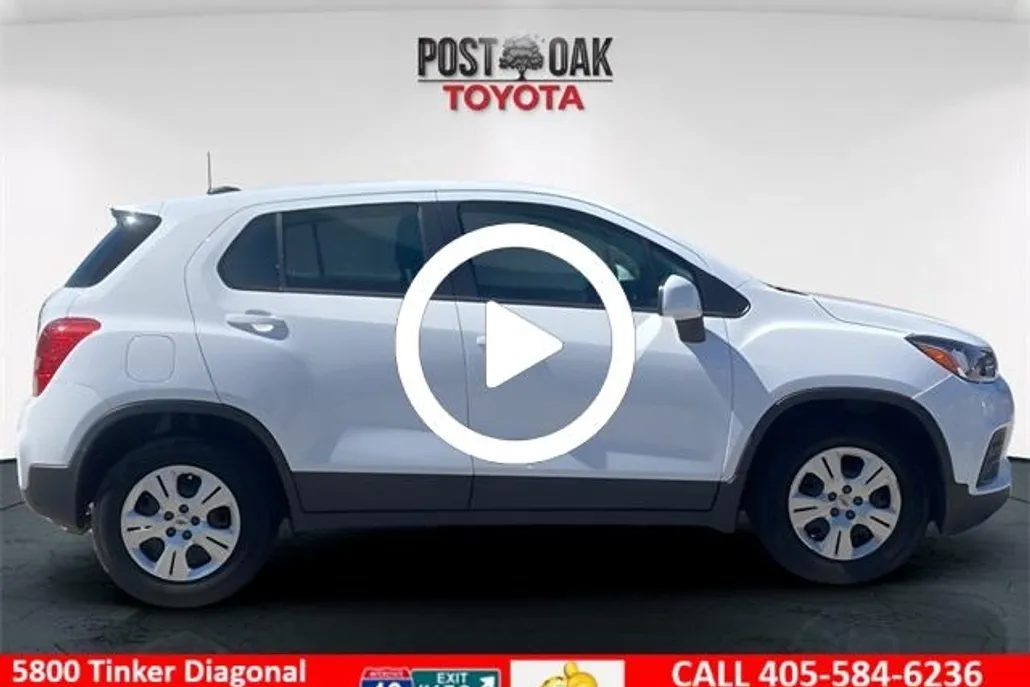 2017 Chevrolet Trax LS photo 1