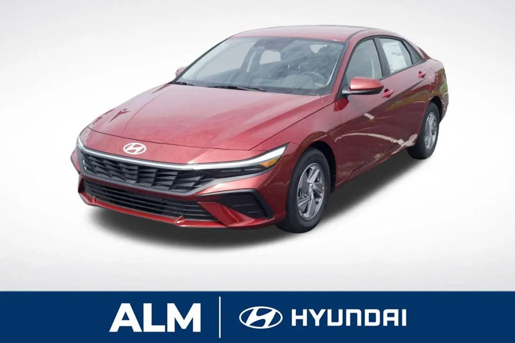 2025 Hyundai Elantra SE photo 1