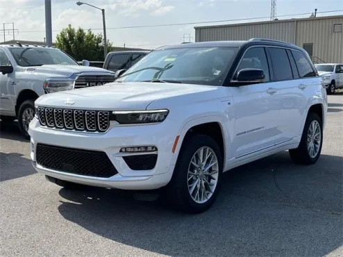 2024 Jeep Cherokee Base photo 4