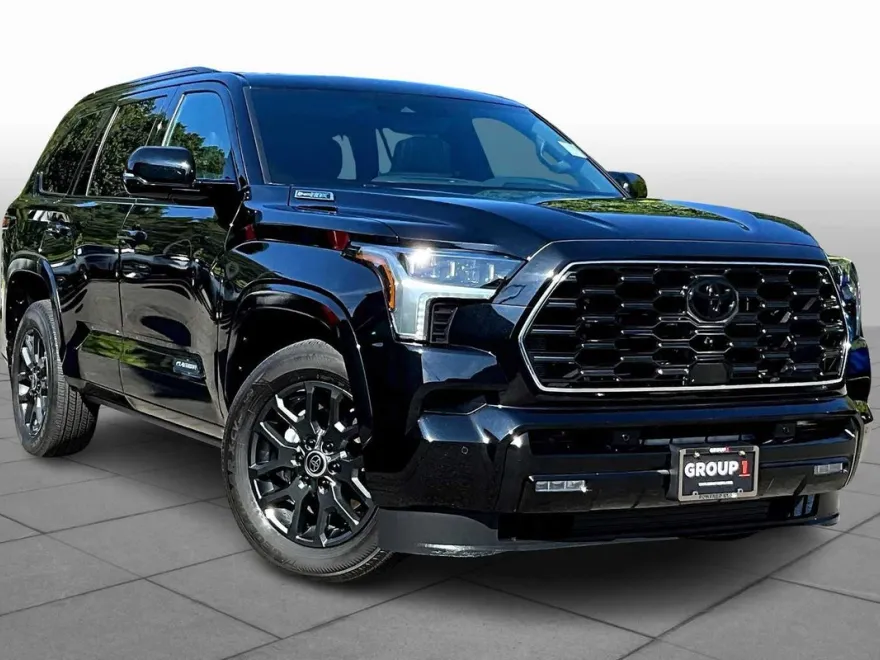 2024 Toyota Sequoia Platinum photo 1