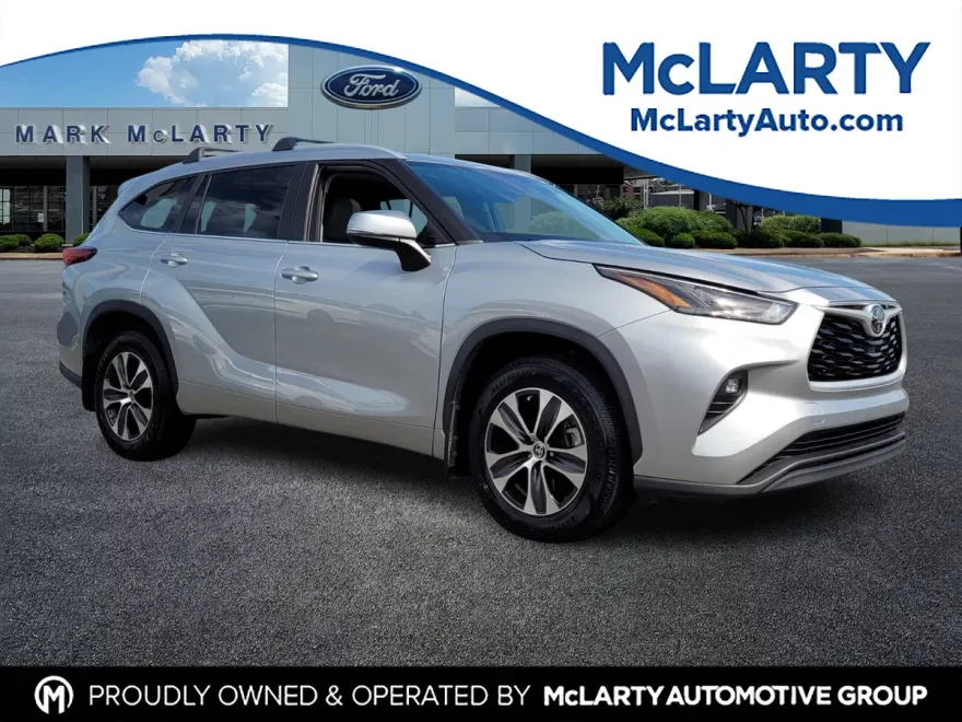 2023 Toyota Highlander XLE photo 1