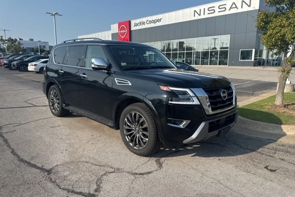 2023 Nissan Armada Platinum photo 1