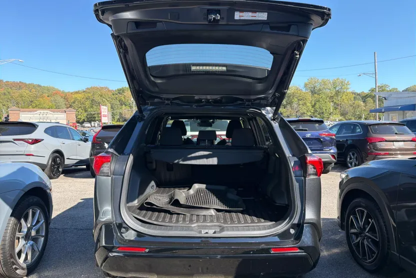 2022 Toyota RAV4 Prime SE photo 1