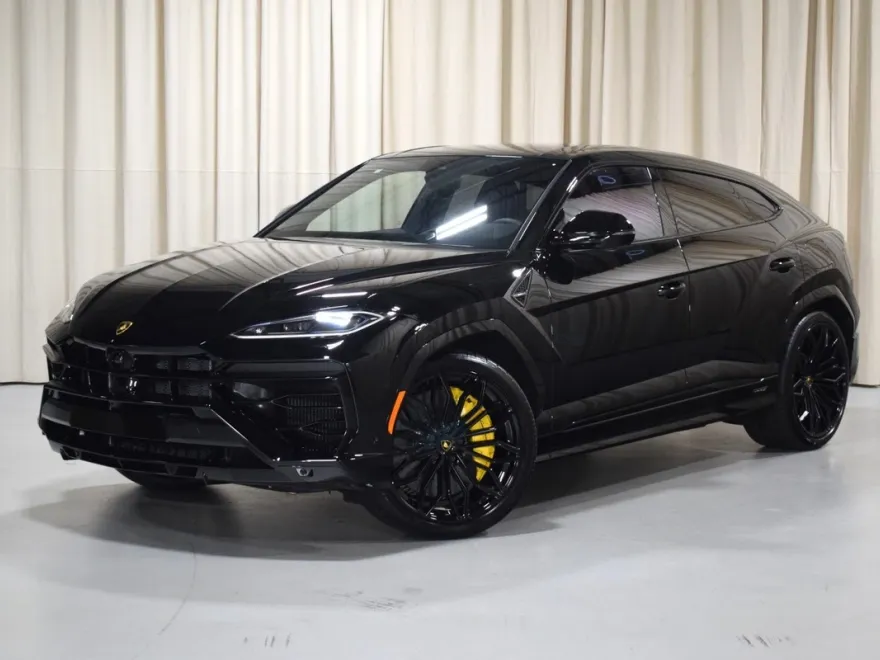 2025 Lamborghini Urus SE photo 1