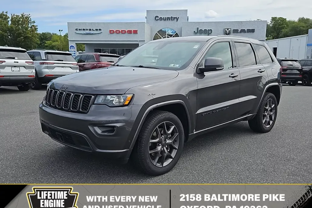 2021 Jeep Grand Cherokee Anniversary Edition photo 1