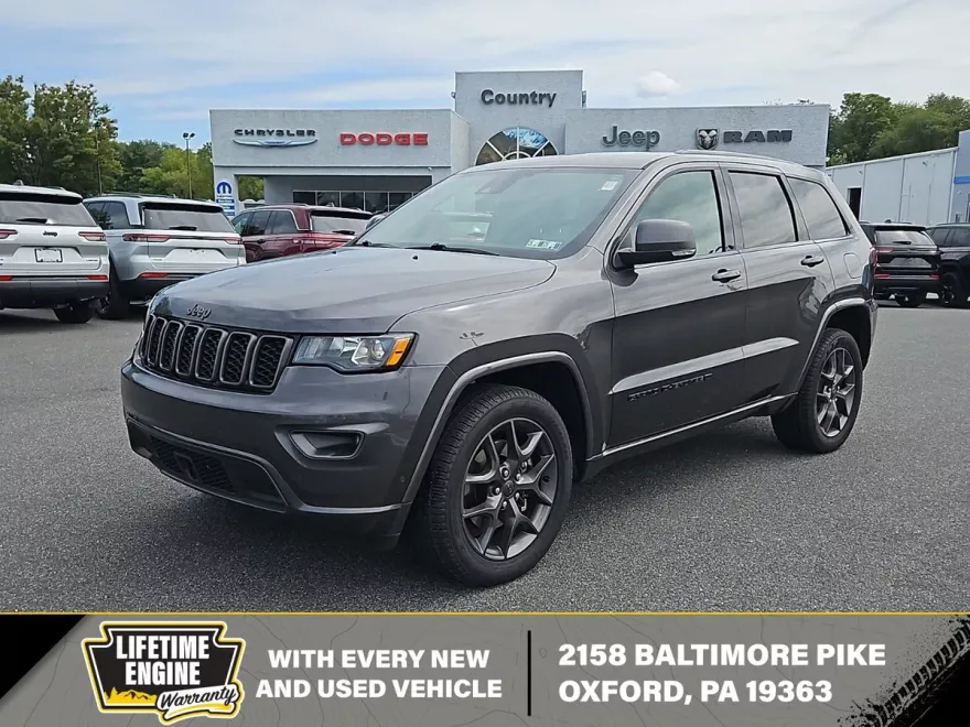 2021 Jeep Grand Cherokee Anniversary Edition photo 1