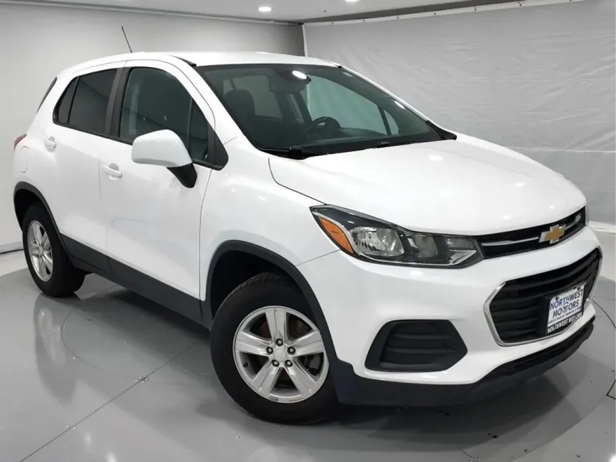 2020 Chevrolet Trax LS photo 1