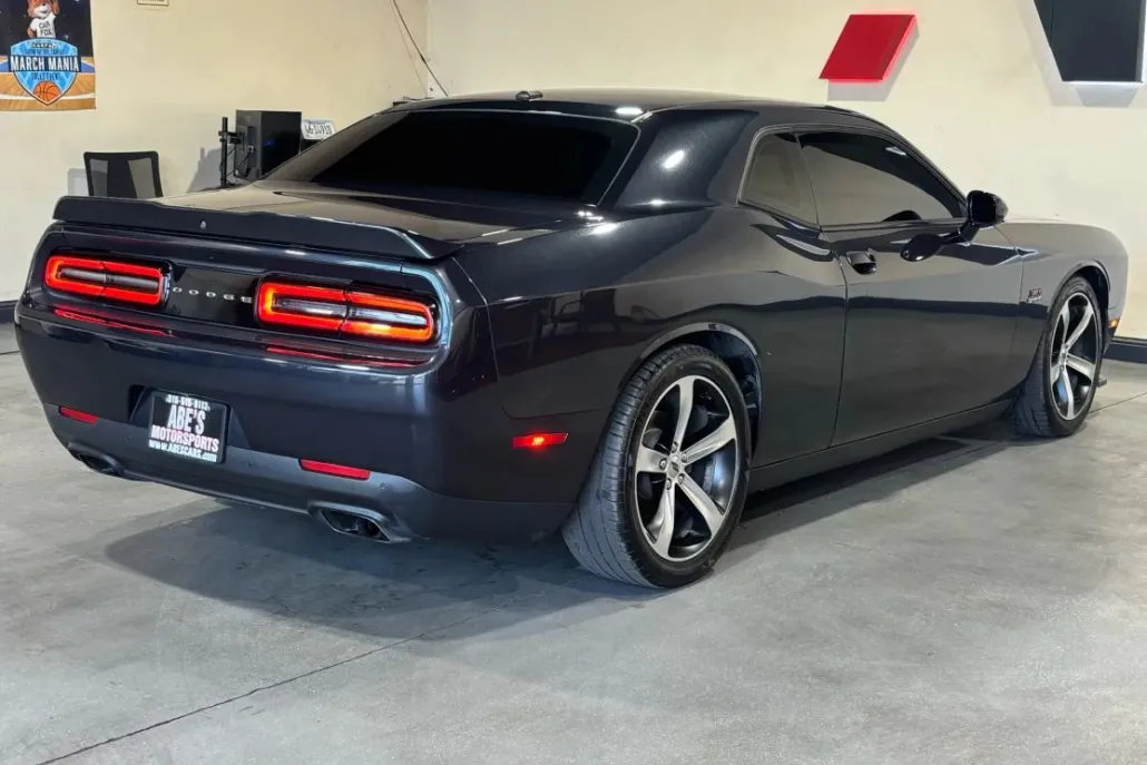 2019 Dodge Challenger R/T photo 1