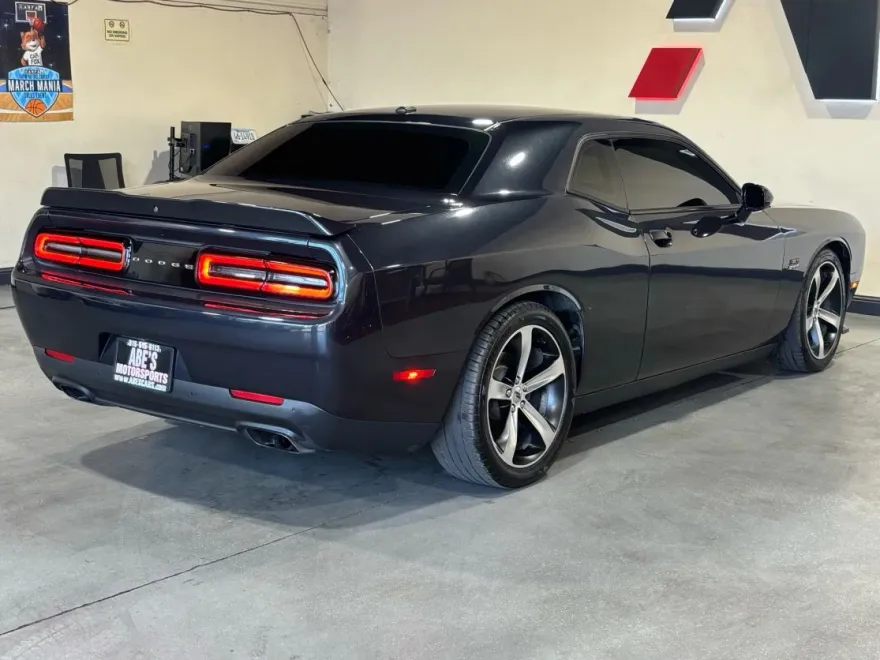 2019 Dodge Challenger R/T photo 1