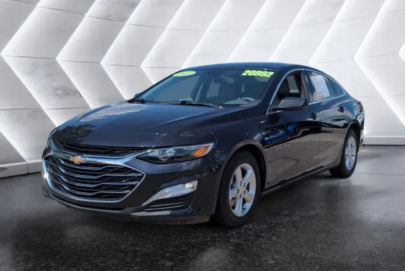 2023 Chevrolet Malibu LS photo 1
