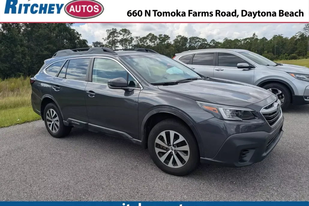2020 Subaru Outback Premium photo 1
