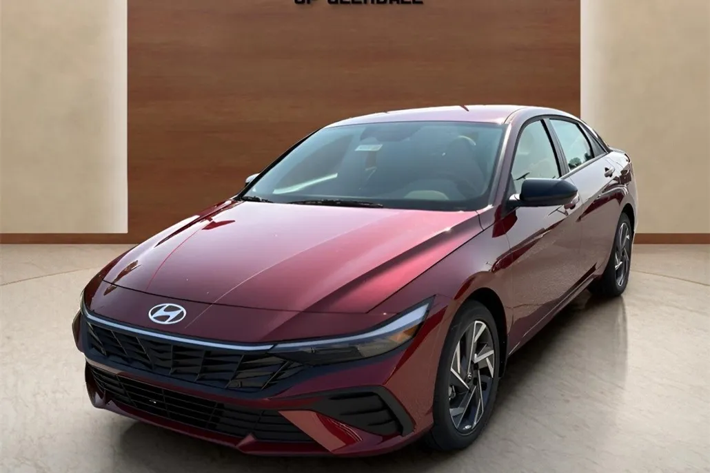 2025 Hyundai Elantra SEL Sport photo 1