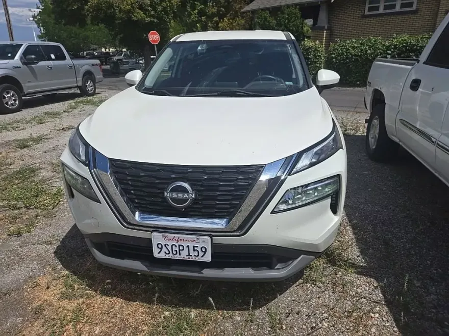 2023 Nissan Rogue SV photo 1