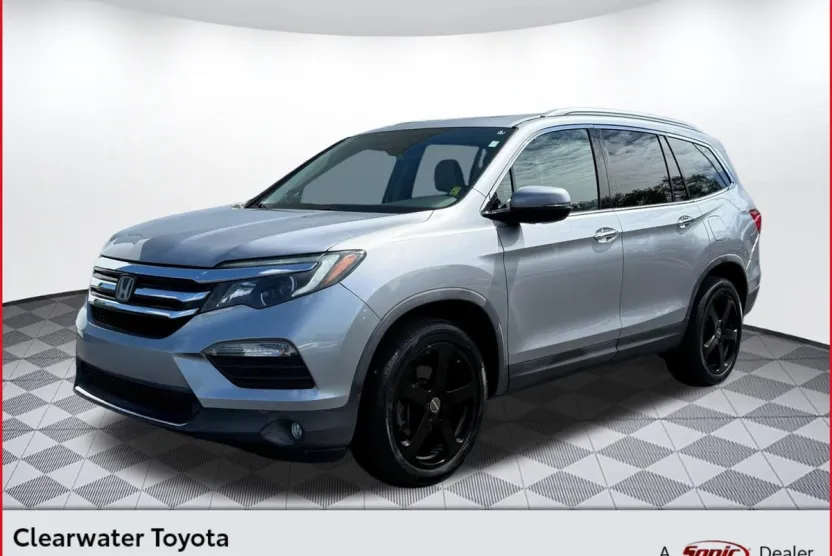 2017 Honda Pilot Elite photo 1