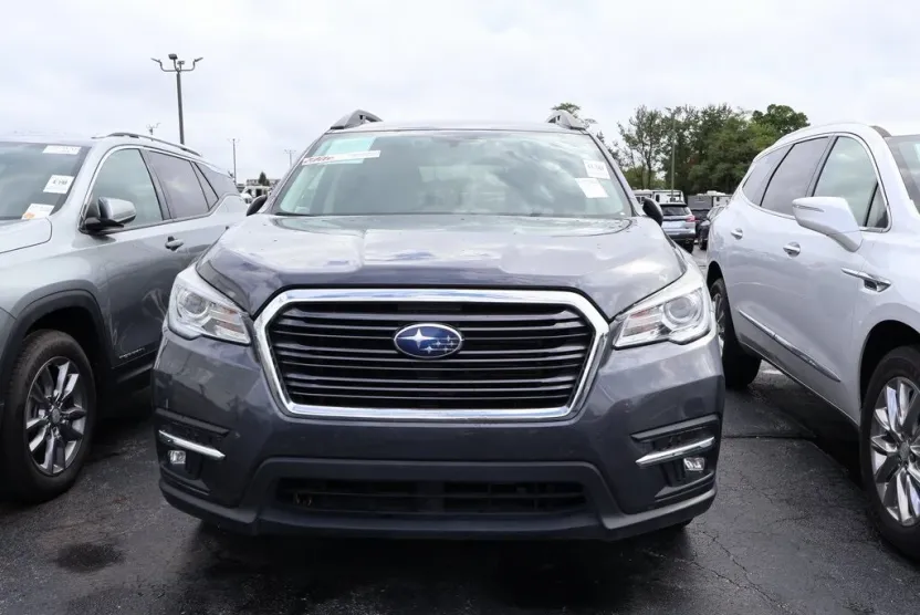 2022 Subaru Ascent Limited photo 1