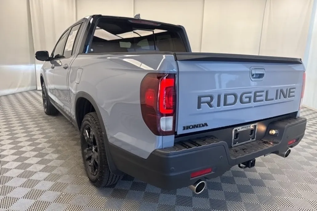 2025 Honda Ridgeline Black Edition photo 1