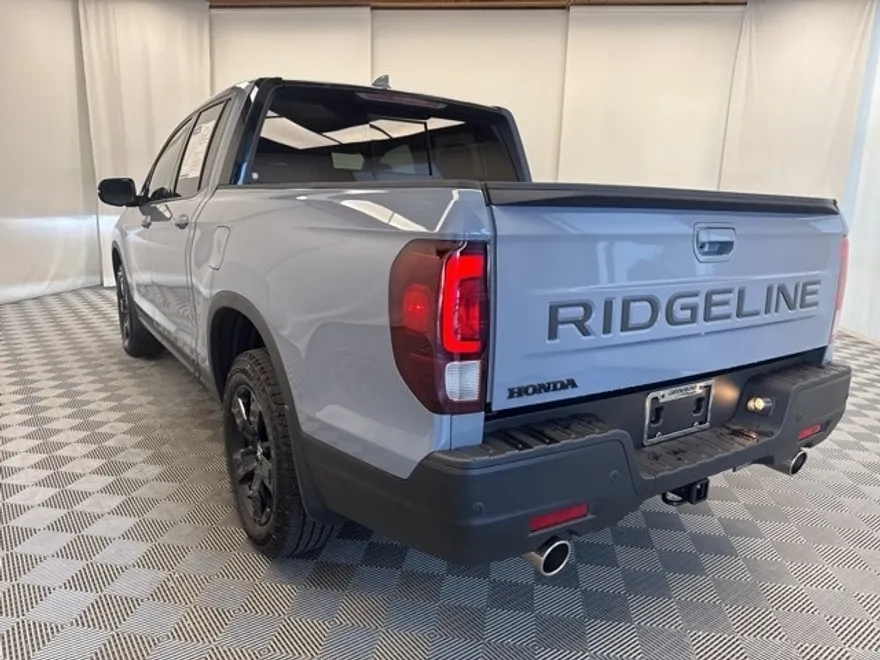 2025 Honda Ridgeline Black Edition photo 1