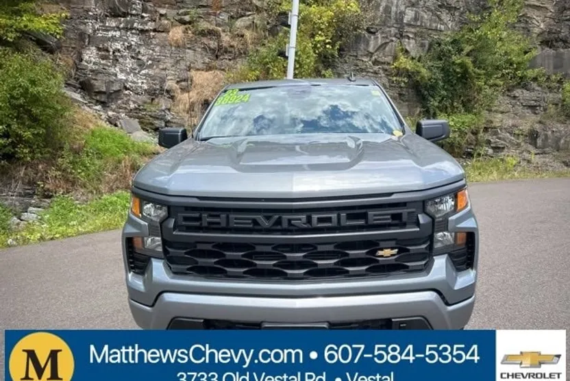 2023 Chevrolet Silverado 1500 Custom photo 1