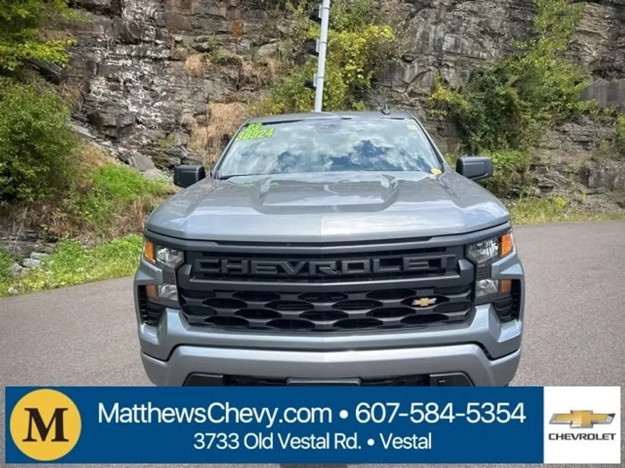 2023 Chevrolet Silverado 1500 Custom photo 1