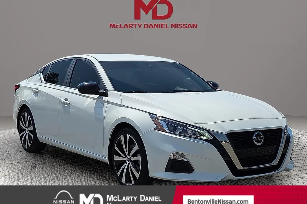 2022 Nissan Altima 2.5 SR photo 1