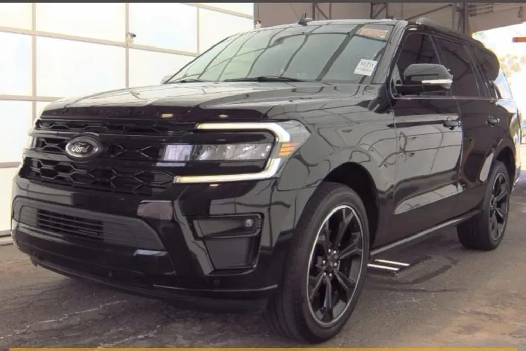 2024 Ford Expedition Limited photo 1