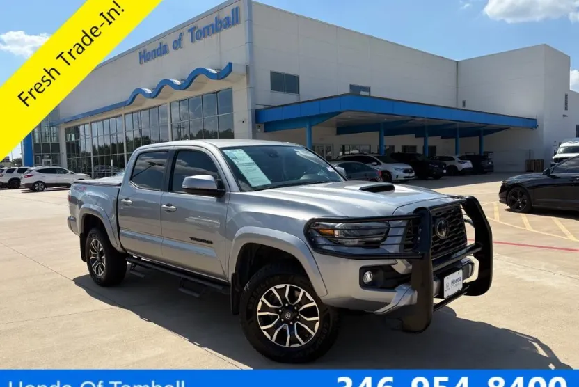 2021 Toyota Tacoma TRD Sport photo 1