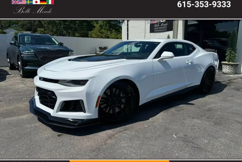 2022 Chevrolet Camaro ZL1 Coupe photo 1