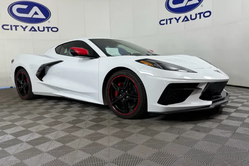 2023 Chevrolet Corvette 2LT photo 1