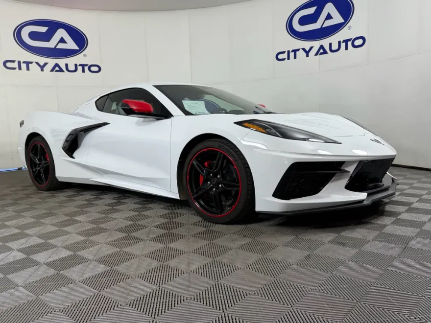 2023 Chevrolet Corvette 2LT photo 1