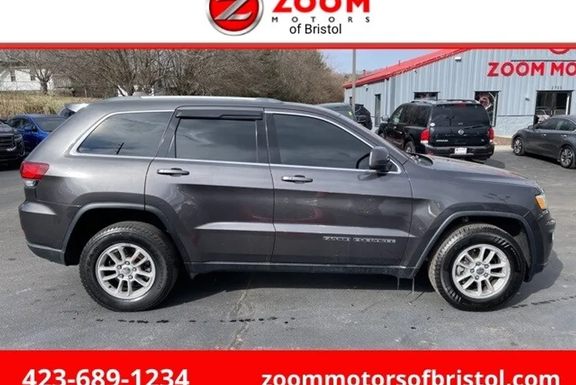 2020 Jeep Grand Cherokee Laredo photo 1