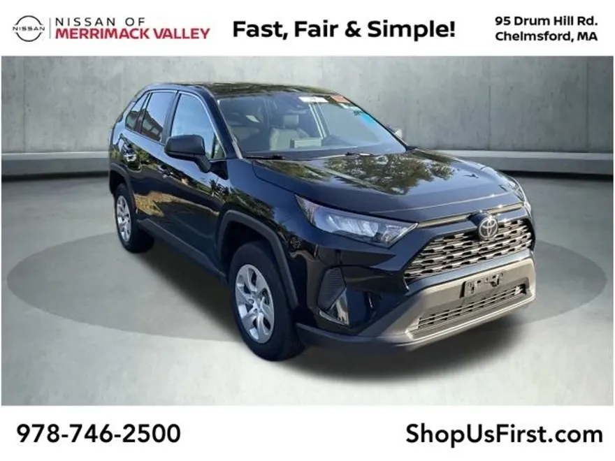 2022 Toyota RAV4 LE photo 1