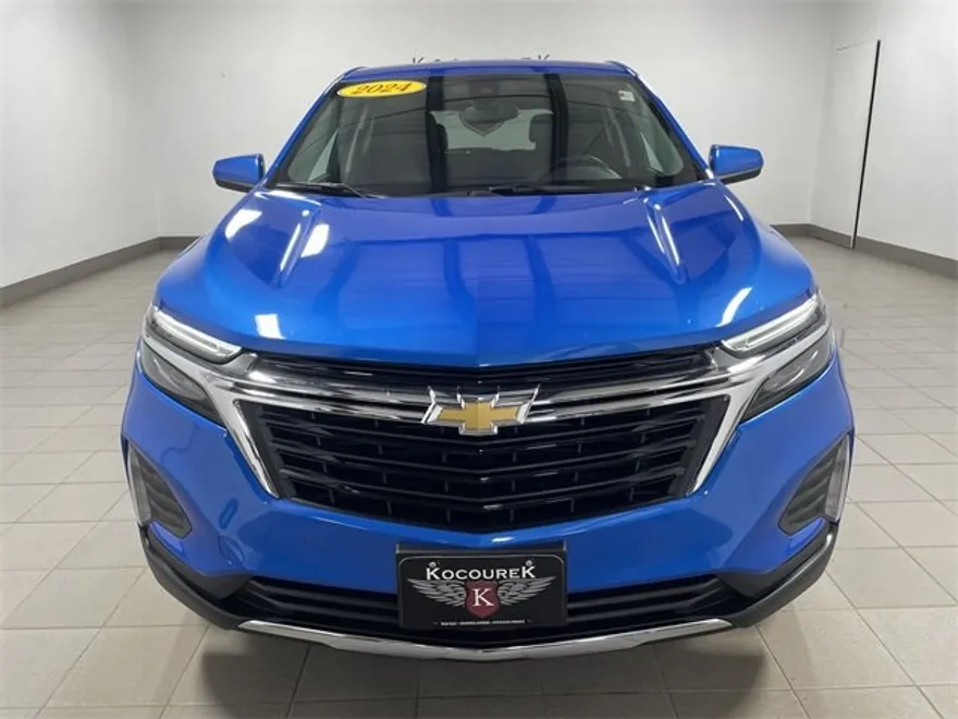 2024 Chevrolet Equinox LT photo 2
