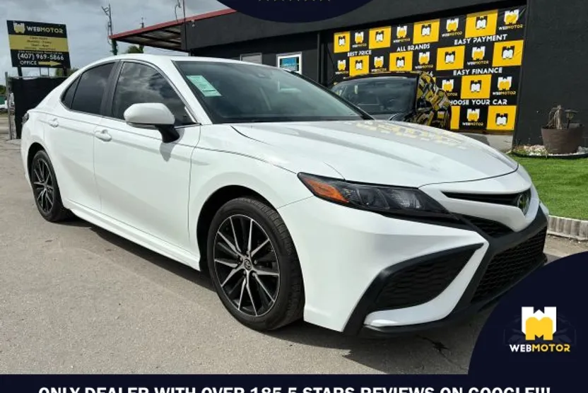 2024 Toyota Camry SE photo 1