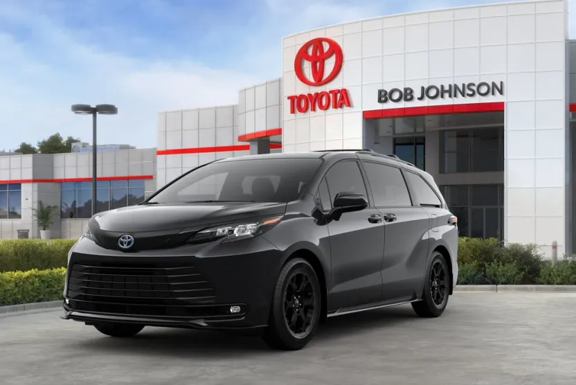 2025 Toyota Sienna Woodland Edition photo 1