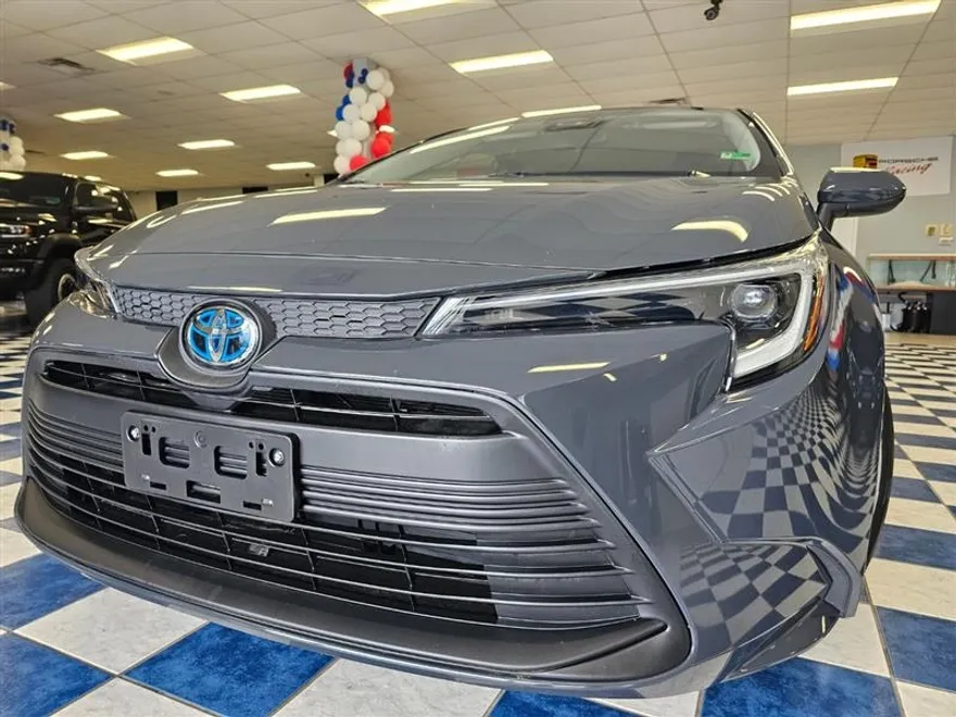 2023 Toyota Corolla Hybrid LE photo 1