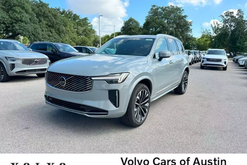2026 Volvo XC90 Core photo 1