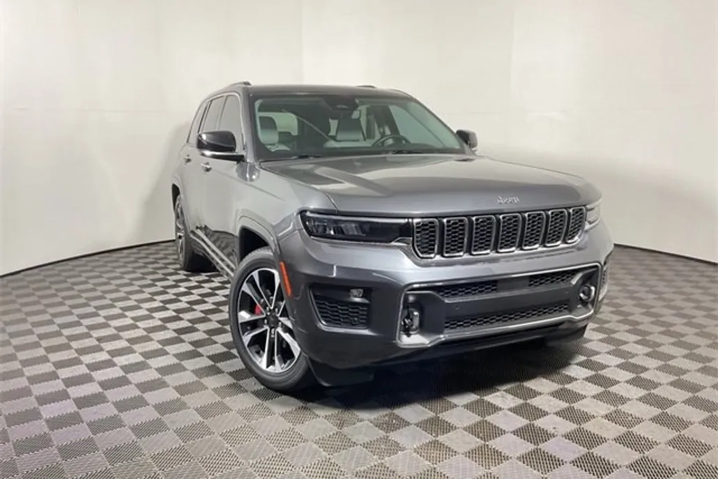 2022 Jeep Grand Cherokee Overland photo 1
