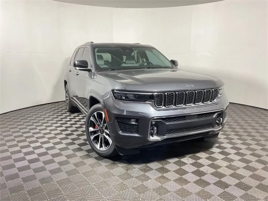 2022 Jeep Grand Cherokee Overland photo 1