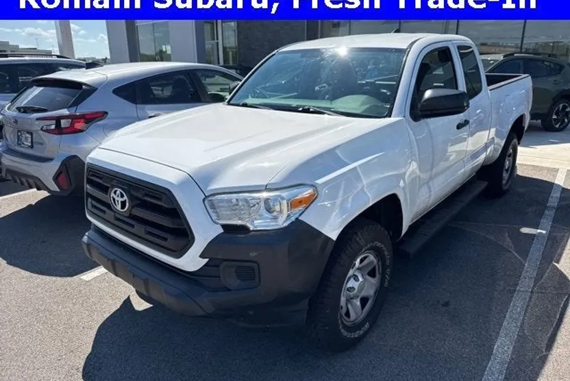 2017 Toyota Tacoma SR photo 1