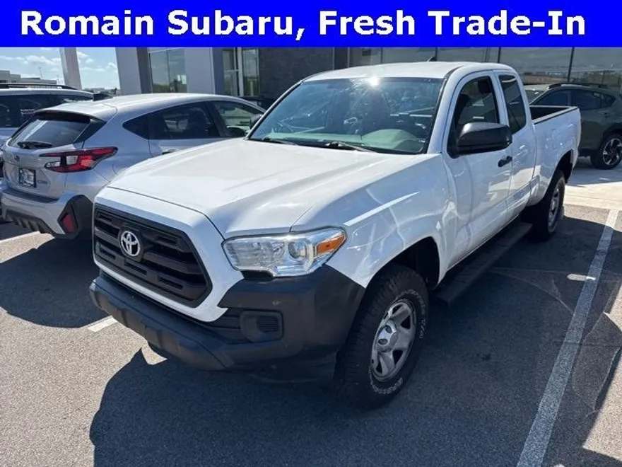 2017 Toyota Tacoma SR photo 1