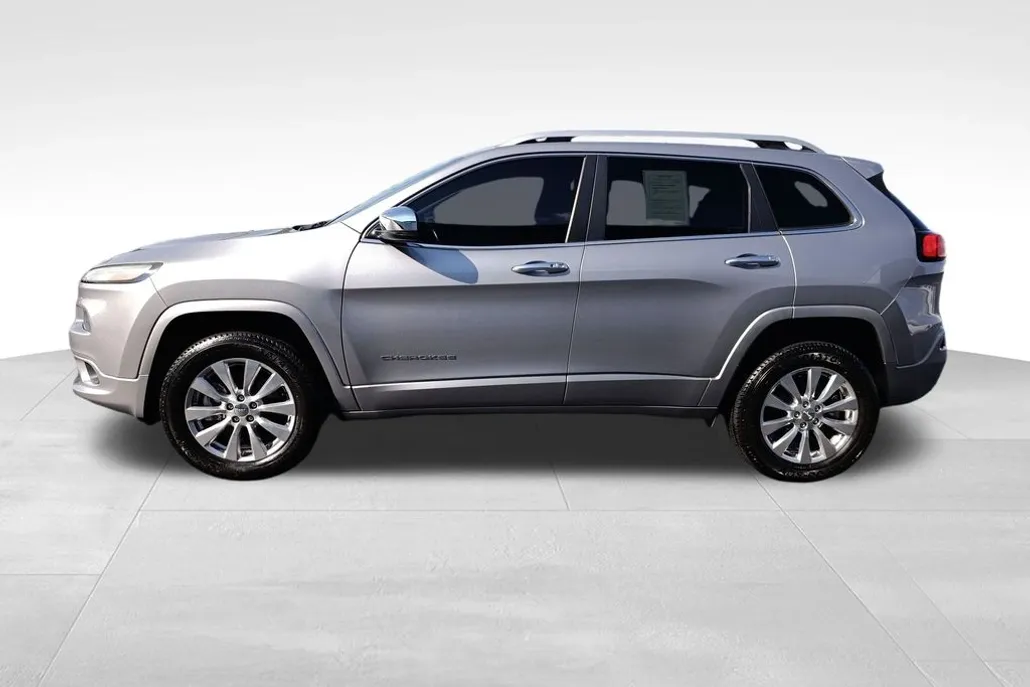 2016 Jeep Cherokee Overland photo 1