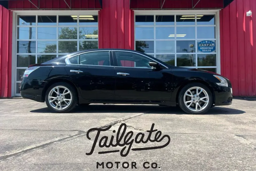 2014 Nissan Maxima SV photo 1