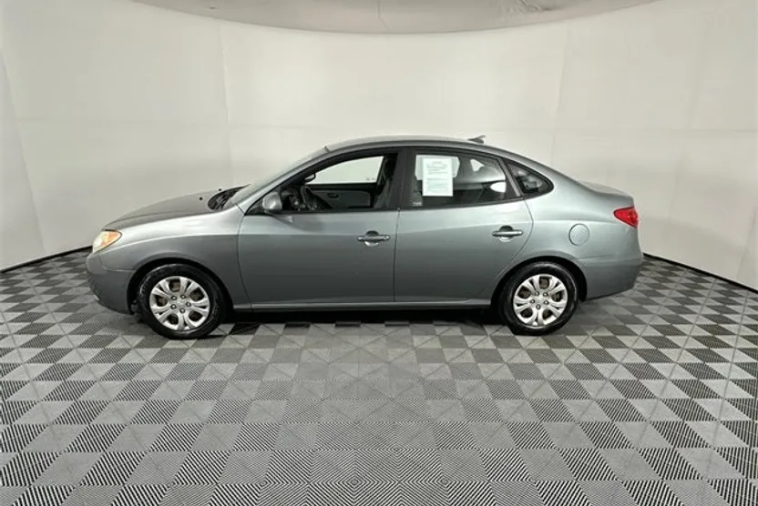 2010 Hyundai Elantra Blue GLS SE photo 1