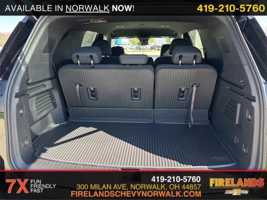 2025 Chevrolet Traverse photo 1