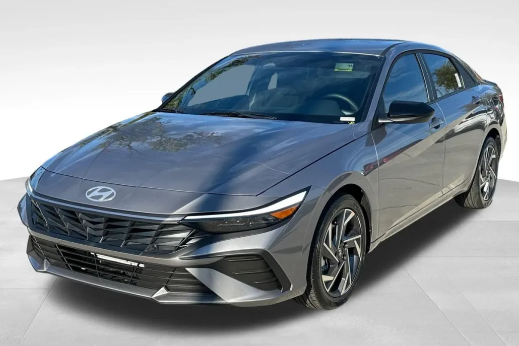 2025 Hyundai Elantra SEL Sport photo 1