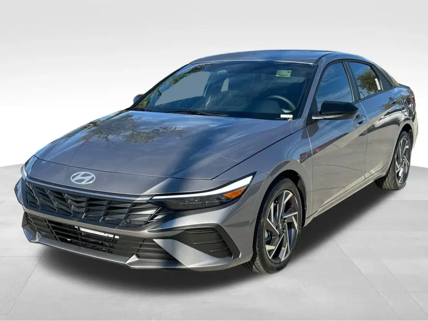 2025 Hyundai Elantra SEL Sport photo 1