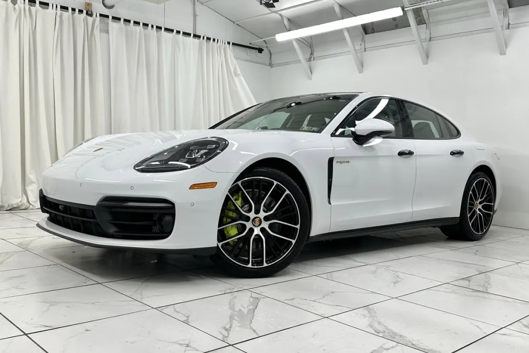 2023 Porsche Panamera 4 E-Hybrid Platinum photo 1