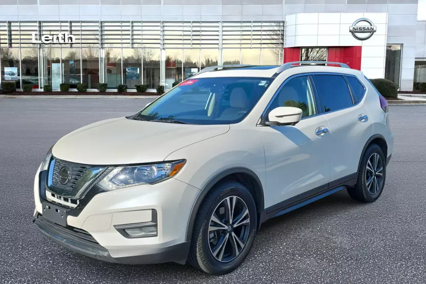 2020 Nissan Rogue SV photo 1
